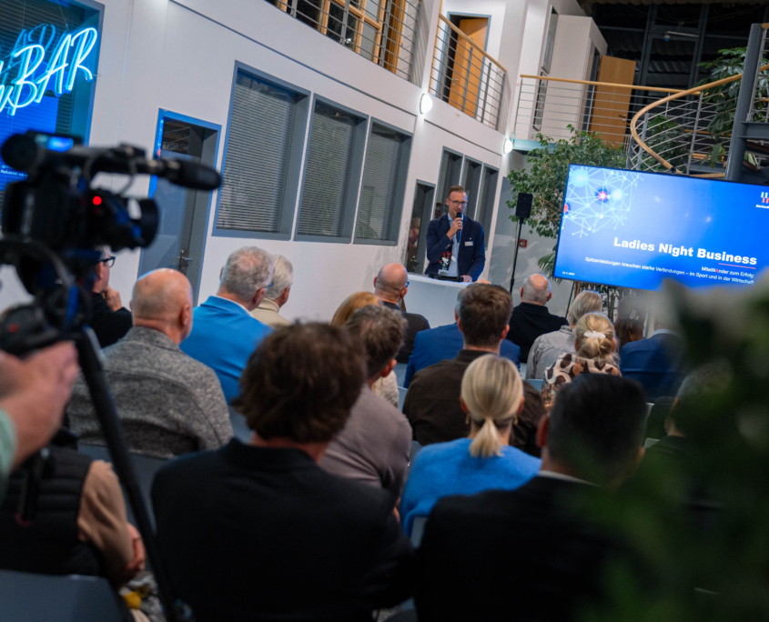 Ladies Night Business – MiteiNAnder zum Erfolg!