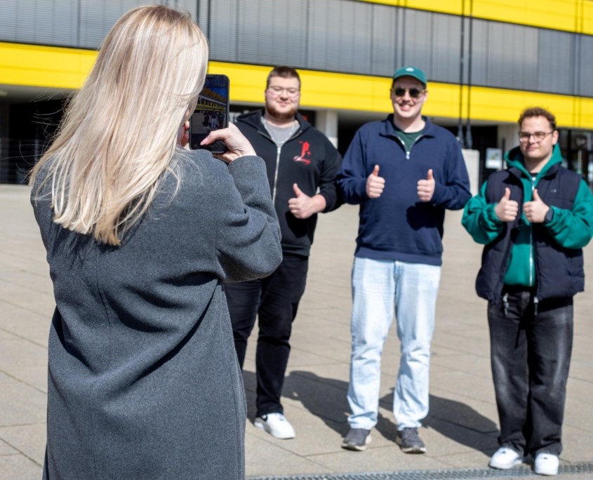 Unsere Azubis bei der Umsetzung ihrer Creative Mission